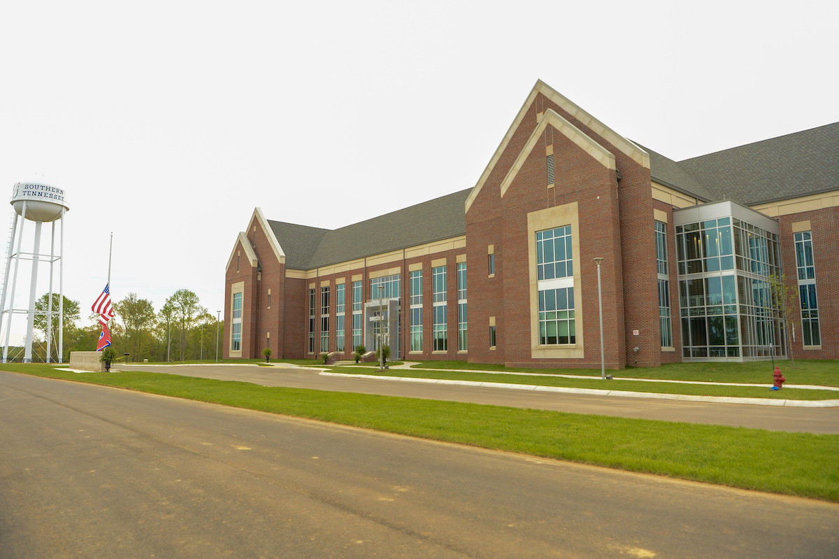 The new Southern Tennessee Higher Education Center is a 40,000 square foot facility, located at the corner of highway 43 south and U.S. 64 bypass, featuring 15 classrooms, science laboratories, a library, computer labs, meeting rooms, a community room, and much more.